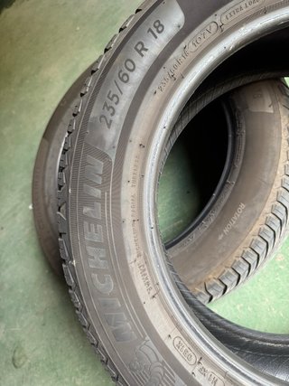 2 Ruedas Michelin 235/60R18 107V
