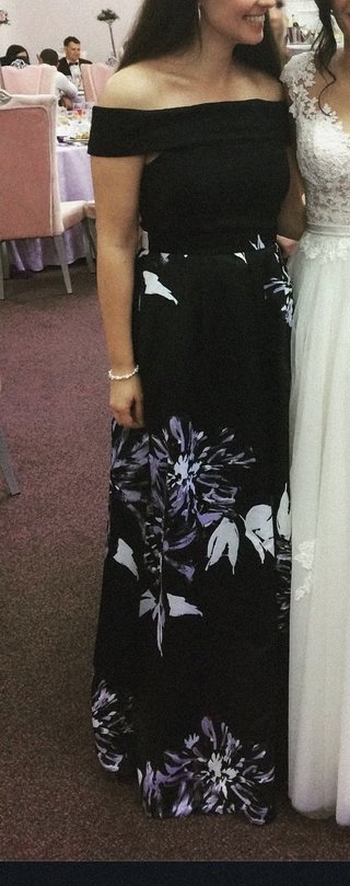 Vestido largo negro con estampado floral