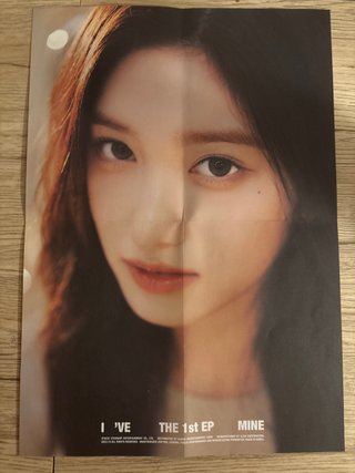 Póster Leeseo IVE The 1st EP MINE