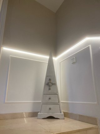 Mueble rinconero piramidal