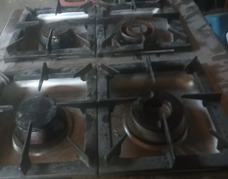 Cocina Industrial HR 4 fuegos con puertas