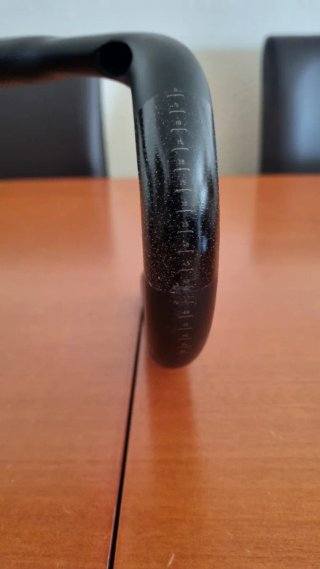 Manillar de carbono ECIOLS.
