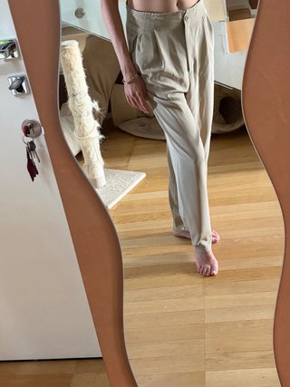 Pantaloni eleganti e freschi beige