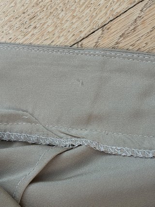 Pantaloni eleganti e freschi beige