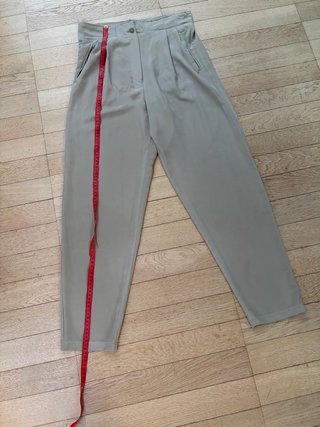 Pantaloni eleganti e freschi beige