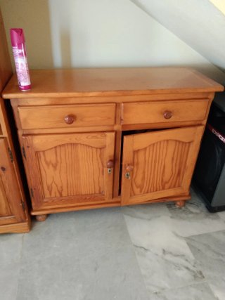 Muebles de madera estilo provenzal color miel
