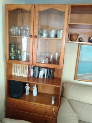 Muebles de madera estilo provenzal color miel