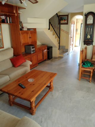 Muebles de madera estilo provenzal color miel