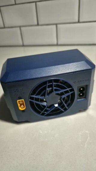 Carregador SKYRC D100 neo AC/DC