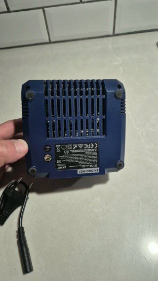 Carregador SKYRC D100 neo AC/DC