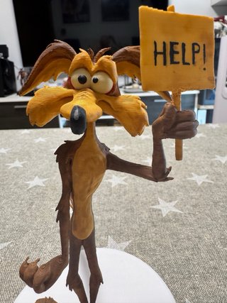 Figuras Coyote y Correcaminos