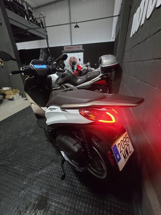 PIAGGIO MEDLEY 125 S 2024 4.500KM KM0 NUEVA!