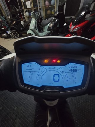 PIAGGIO MEDLEY 125 S 2024 4.500KM KM0 NUEVA!