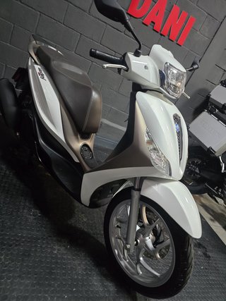 PIAGGIO MEDLEY 125 S 2024 4.500KM KM0 NUEVA!