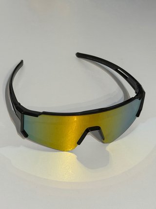 Gafas de sol negras y multicolor