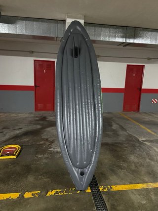 Kayak inflable verde y azul