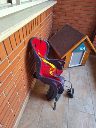 Asiento bici niño con cinturón y soporte