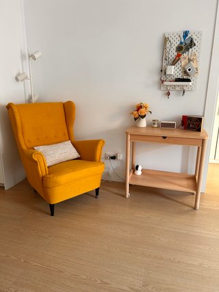 Sillón orejero STRANDMON IKEA amarillo