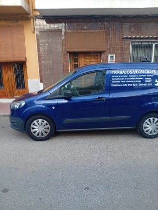 Ford Transit currier furgoneta 2015