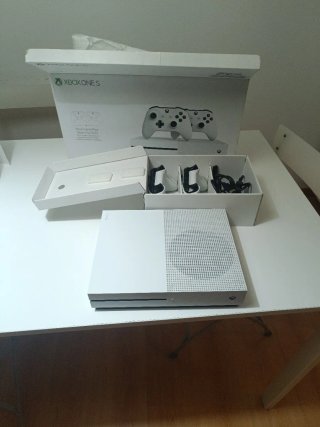 Consola xbox one s 1tb