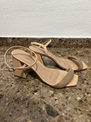 Sandalias de tacón beige