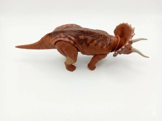 Dinosaurio Triceratops de juguete