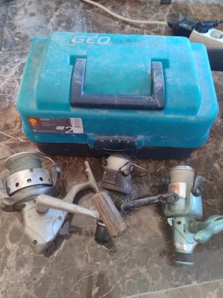 Lote de pesca: carretes y caja