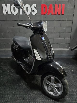 VESPA PRIMAVERA 125 2015 26.000KM RECIEN PINTADA