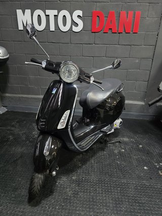 VESPA PRIMAVERA 125 2015 26.000KM RECIEN PINTADA