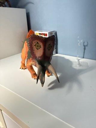 Torosaurus Beast of the Mesozoic sin caja