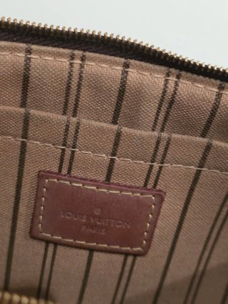 Pochette Louis Vuitton Marrón Monogram