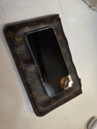 Pochette Louis Vuitton Marrón Monogram