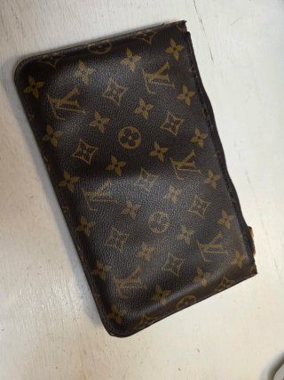 Pochette Louis Vuitton Marrón Monogram