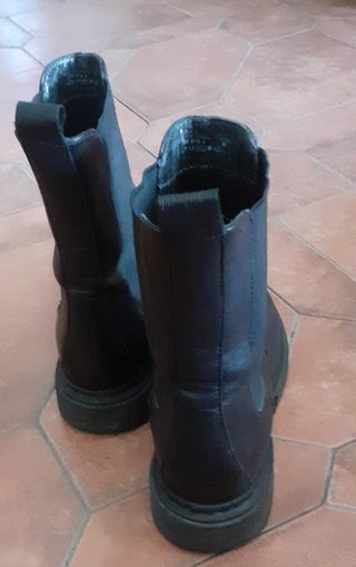 Botas de cuero negras