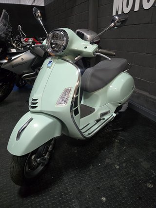 VESPA GTS 300 2024 1.500KM *** KM 0 ***