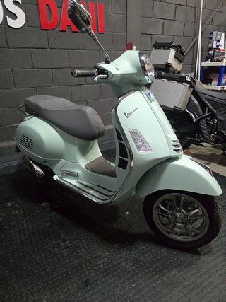 VESPA GTS 300 2024 1.500KM *** KM 0 ***