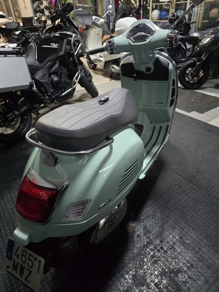 VESPA GTS 300 2024 1.500KM *** KM 0 ***