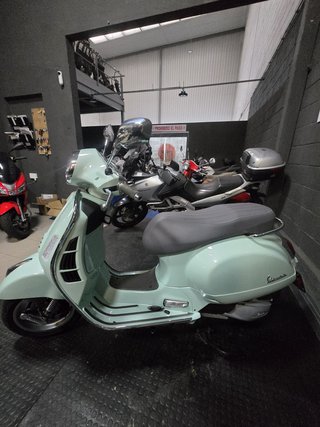 VESPA GTS 300 2024 1.500KM *** KM 0 ***