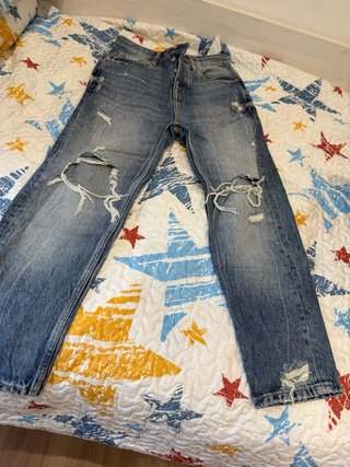 Pantalón vaquero Pull&Bear desgastado