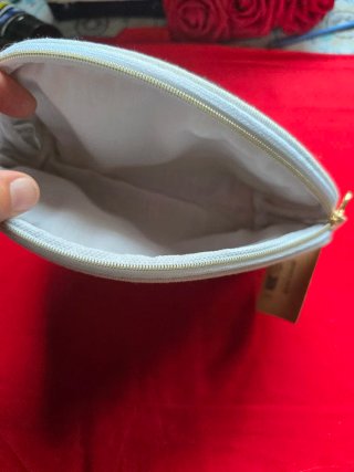 Pochette argento e bianco