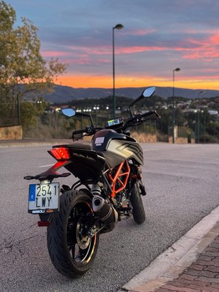 KTM Duke 125