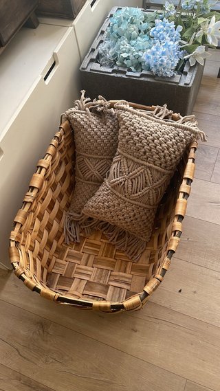 Cesta grande artesanal antigua de bandas de madera