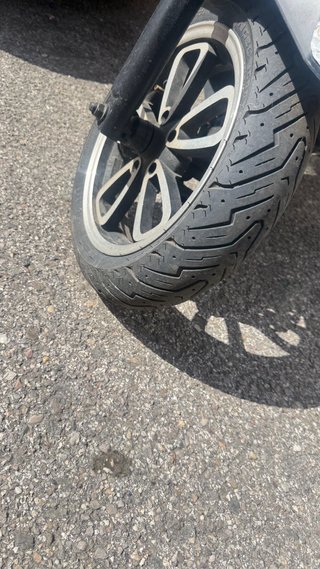 Vendo  moto Motron  50 Scooter Negro/Rojo