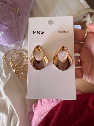 Pendientes Mango dorados nuevos