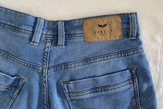 Pantalón vaquero corto niño/joven. Talla 36