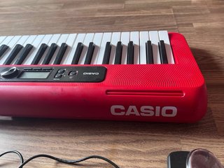 Teclado Casio CT-S200RD rojo con Soporte y Pedal