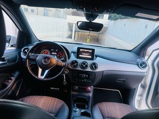 Mercedes-Benz B200