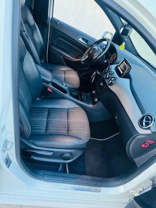 Mercedes-Benz B200