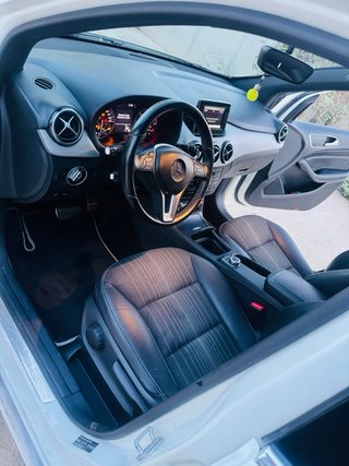 Mercedes-Benz B200
