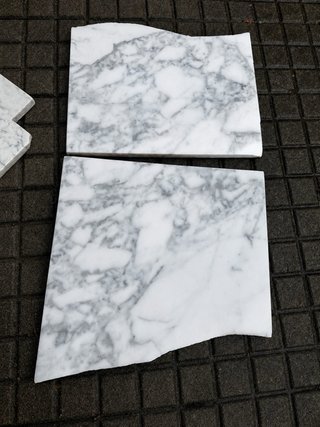 Mesa de mármol rota